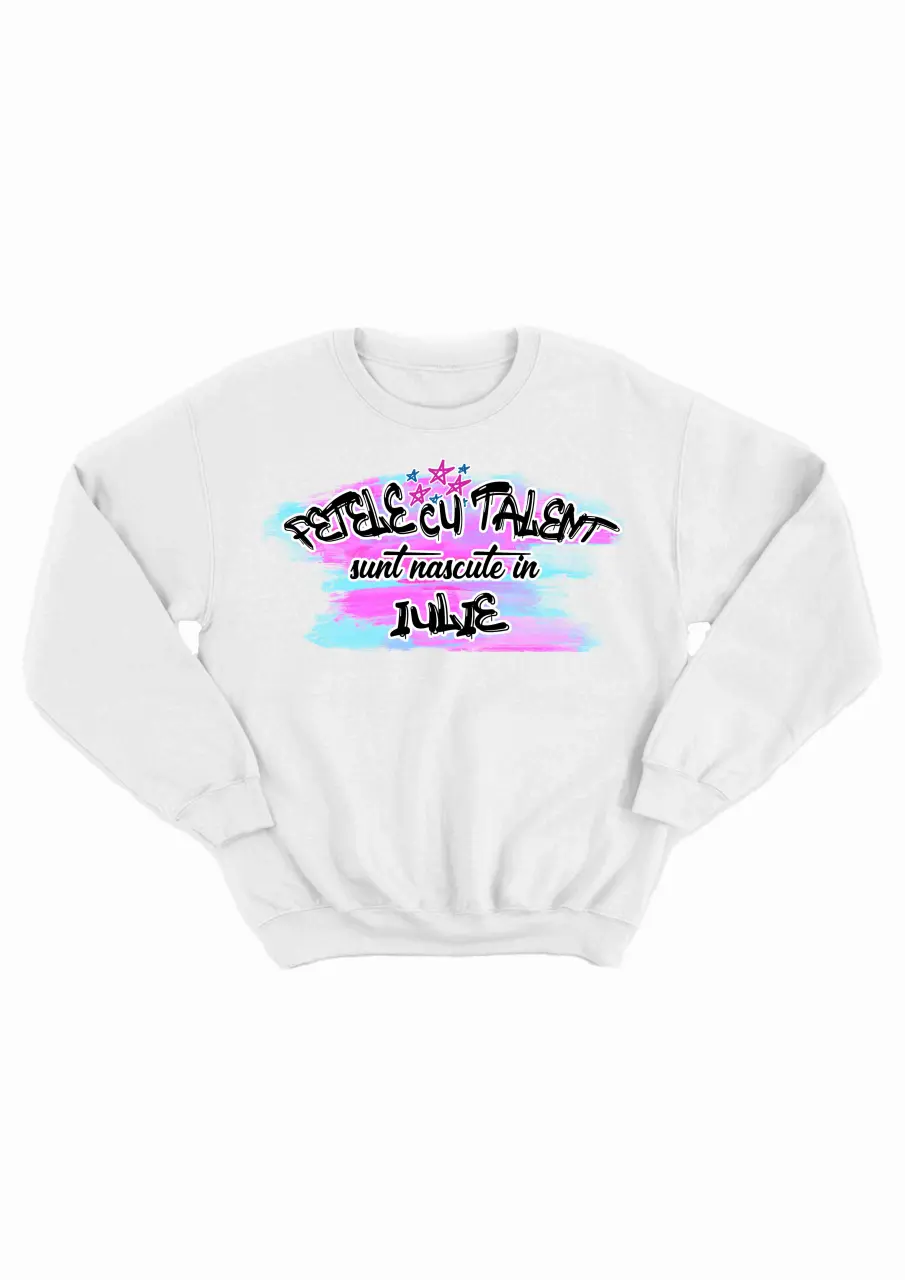 Fetele cu Talent Iulie White Blouse.jpg