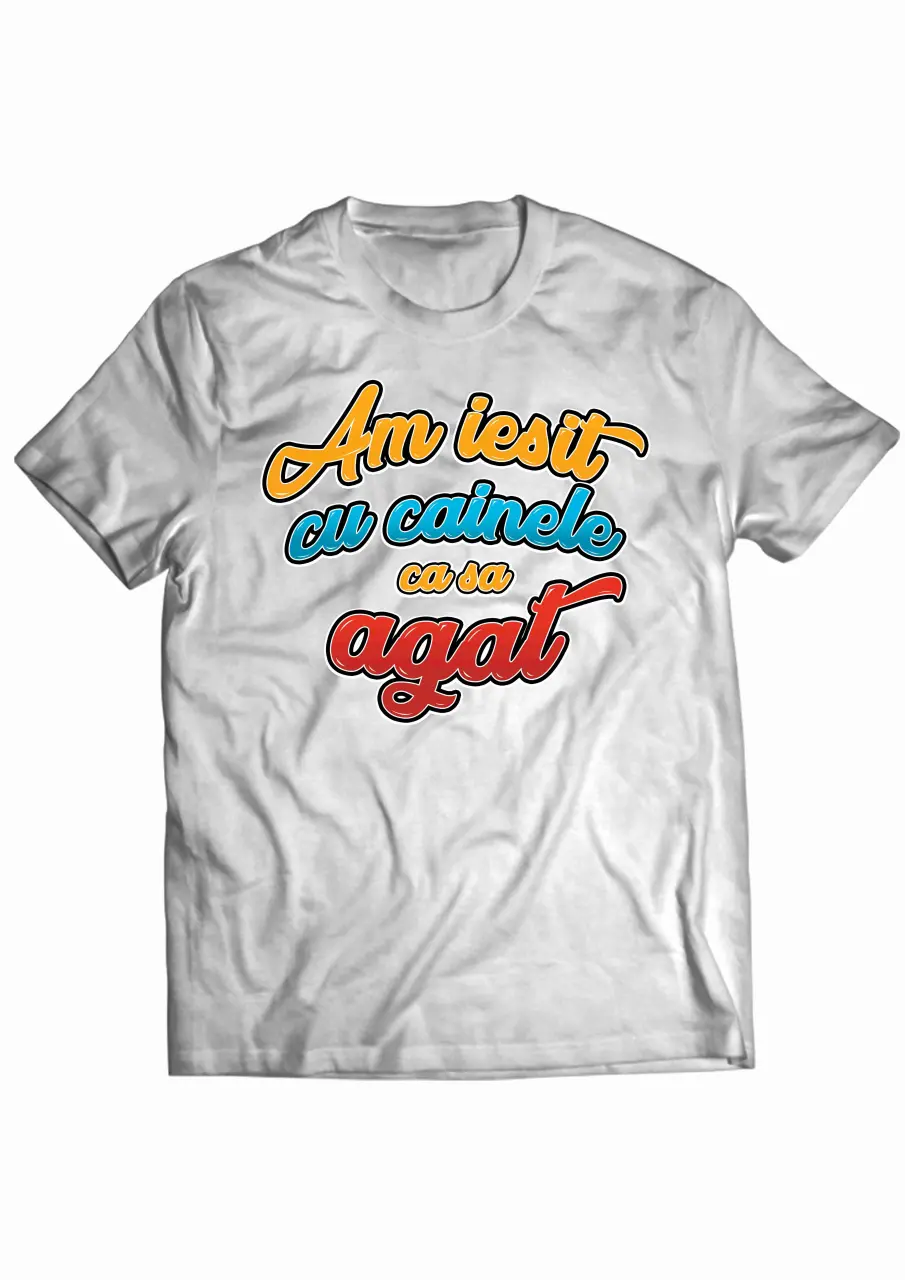 am iesit cu cainele sa agat white tee.jpg